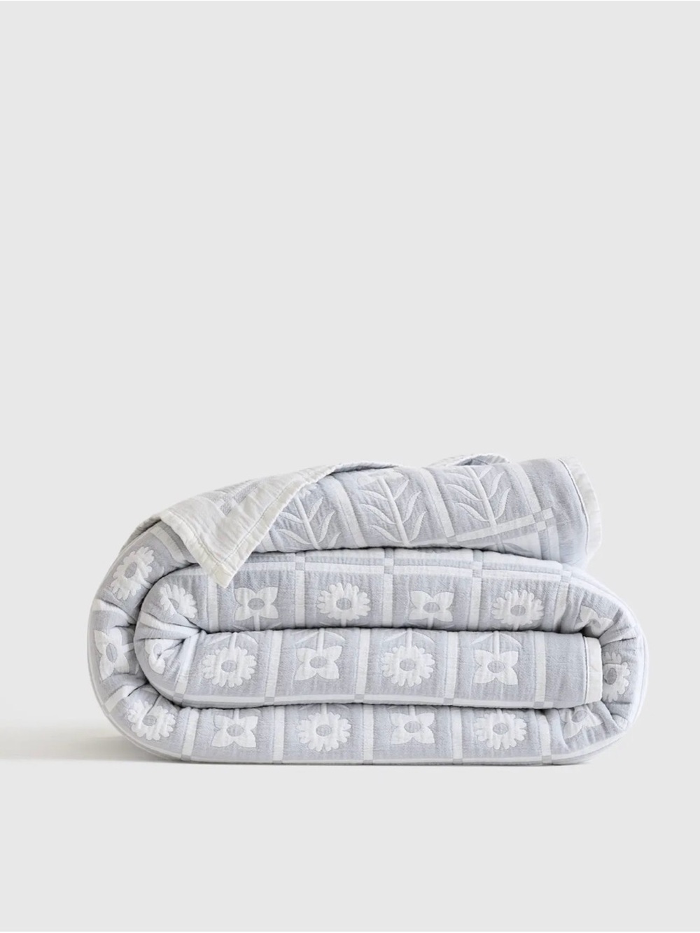 Quince Organic Cotton Jacquard Floral Coverlet - King/Cali King - Blue Fog